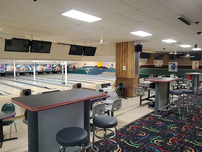 Snowdens Sunset Lanes - From Facebook (newer photo)